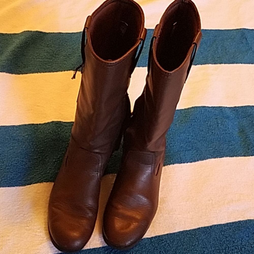 Girls brown boots